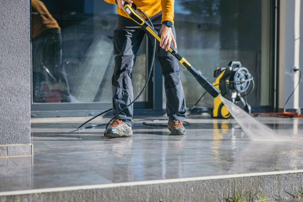 Best Pool Deck Cleaning  in De Leon, TX